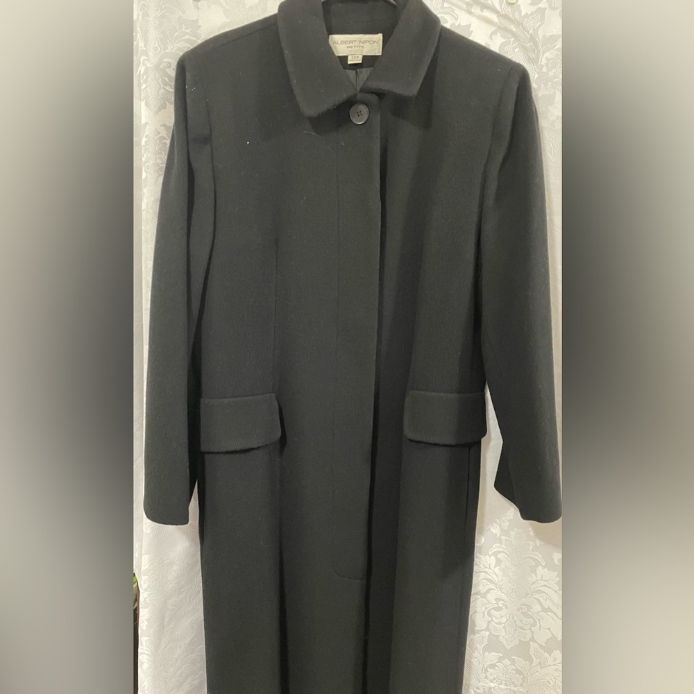 Albert Nipon women’s long coat 80% wool 20% cashmere size 12 Pettit